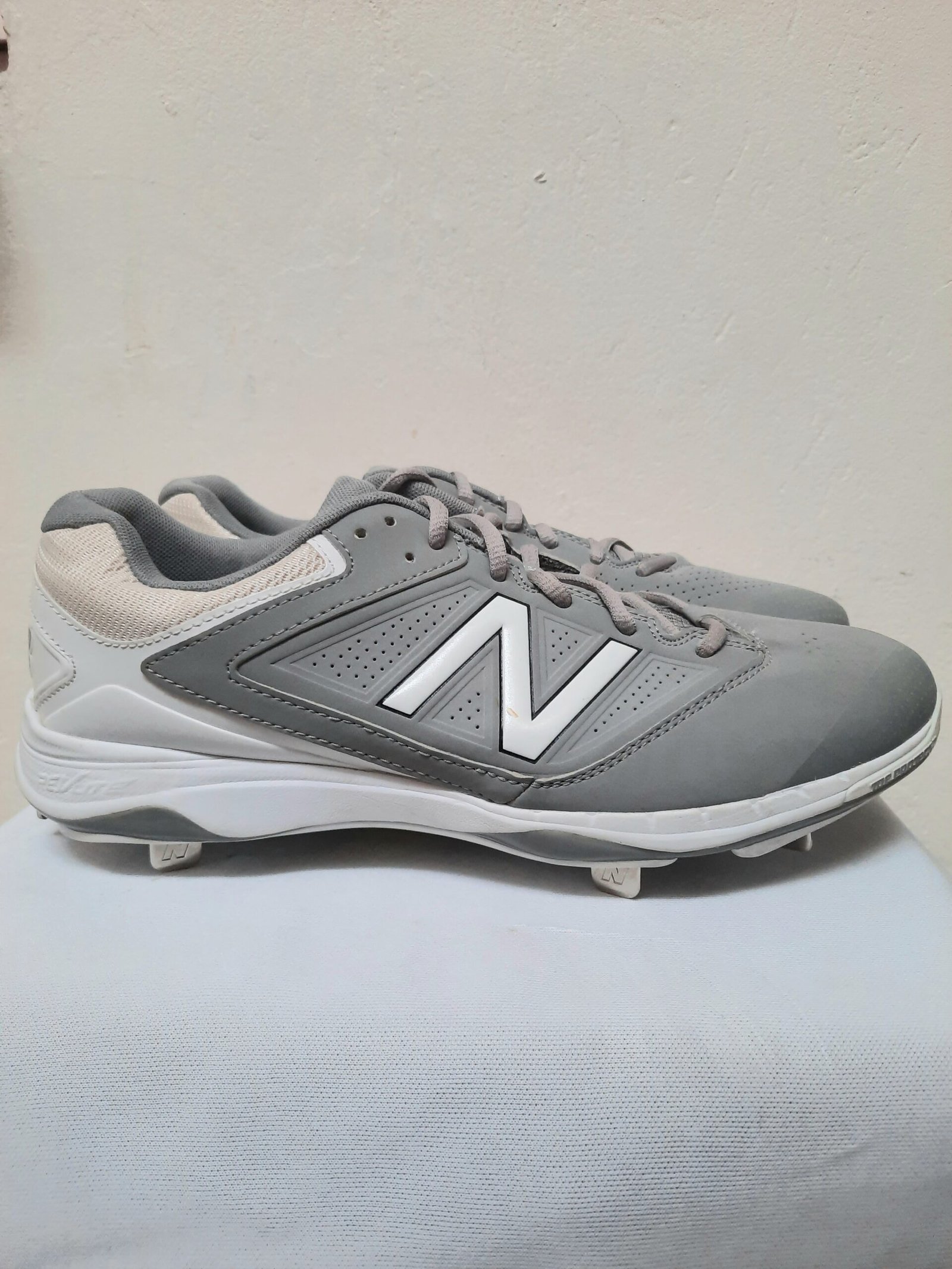 Spike o Ganchos, beisbol/softbol 10.5USA, New Balance